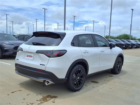 New 2026 Honda HR-V Sport image 4