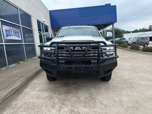 Used 2025 RAM 3500 Laramie AWD/4WD image 3
