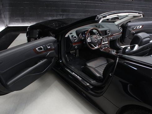 Used 2019 Mercedes-Benz SL 450 w/ Premium Package image 35