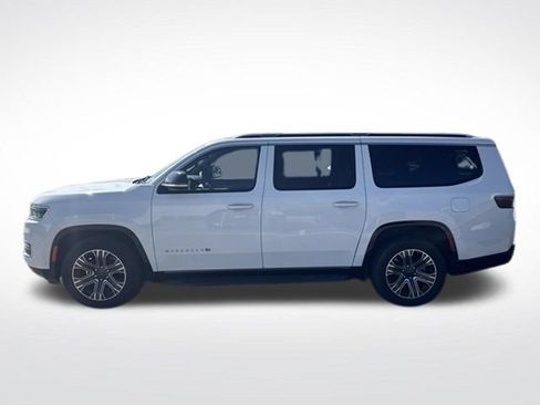 Used 2024 Jeep Wagoneer L Series II RWD image 5