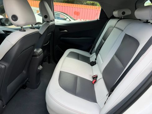 Used 2018 Chevrolet Bolt Premier w/ Driver Confidence II Package FWD image 17