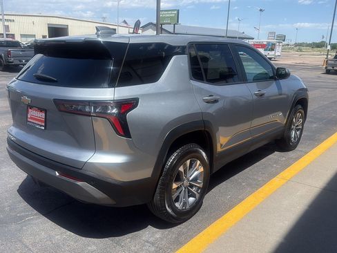 Used 2025 Chevrolet Equinox LT AWD/4WD image 5