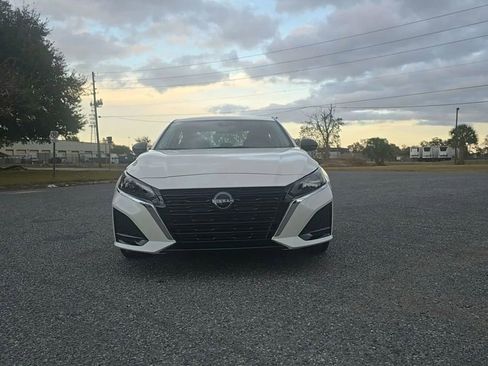 Used 2025 Nissan Altima 2.5 SV image 1