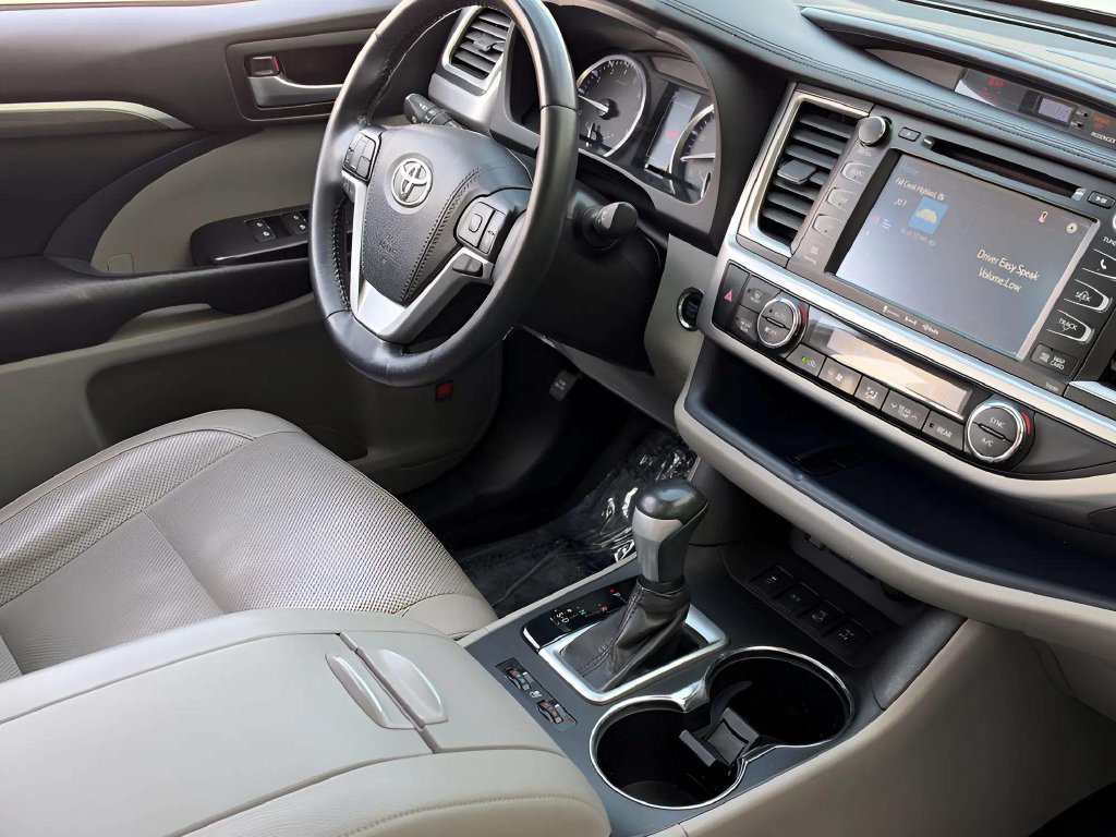 Used 2018 Toyota Highlander Limited AWD/4WD image 6