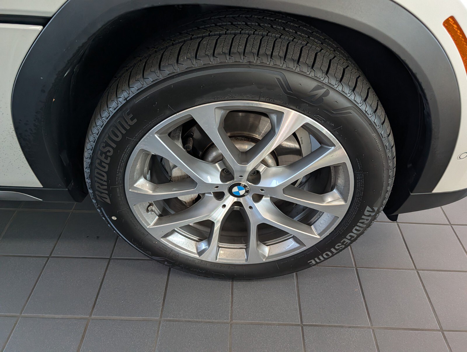 Used 2022 BMW X6 xDrive40i w/ Executive Package AWD/4WD image 9