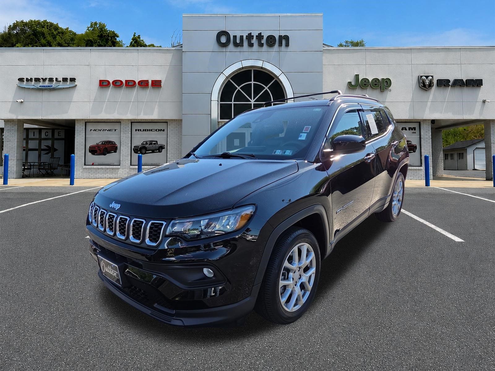 Certified 2024 Jeep Compass Latitude AWD/4WD image 8