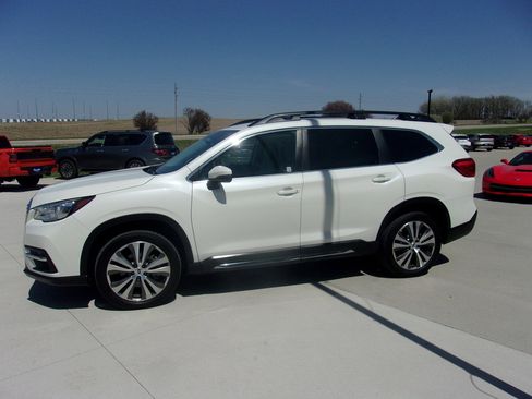 Used 2022 Subaru Ascent Limited AWD/4WD image 8