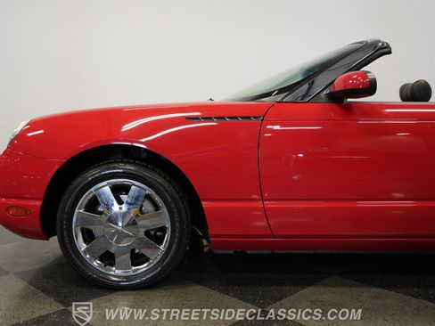 Used 2002 Ford Thunderbird image 33