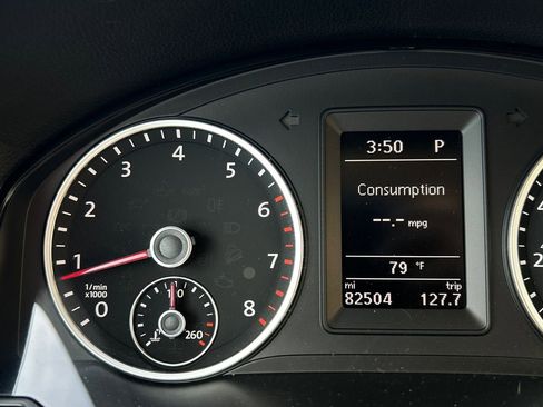 Used 2017 Volkswagen Tiguan S image 21