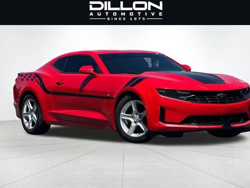 Used 2020 Chevrolet Camaro LT RWD image 27