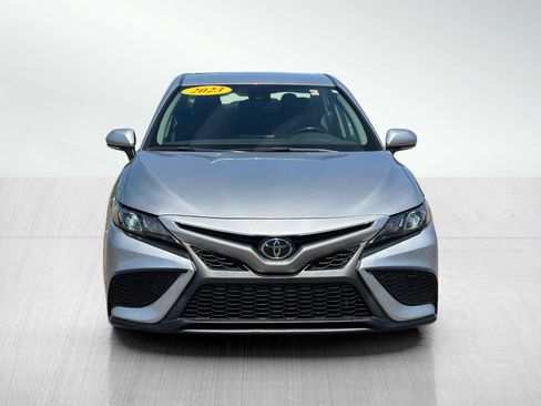 Used 2023 Toyota Camry SE FWD image 2