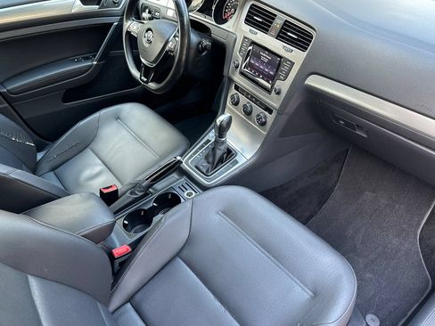 Used 2015 Volkswagen Golf TDI S FWD image 16
