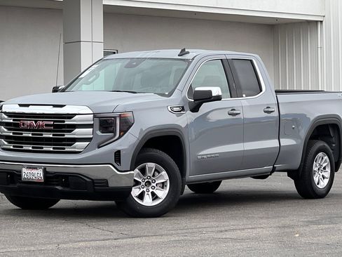Used 2025 GMC Sierra 1500 SLE image 8