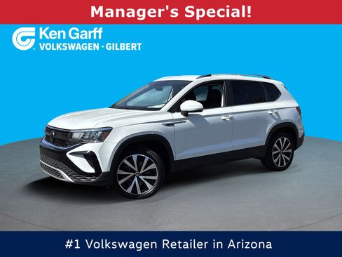 Used 2022 Volkswagen Taos SE FWD image 1