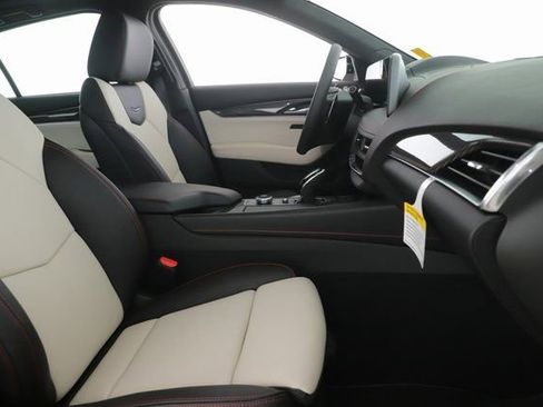 Used 2025 Cadillac CT5 V w/ Technology Package image 31