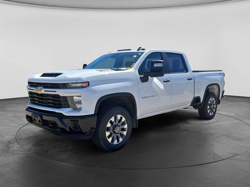 Used 2024 Chevrolet Silverado 2500 Custom AWD/4WD image 5