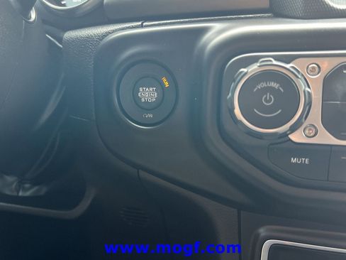 Used 2022 Jeep Wrangler Unlimited Sport AWD/4WD image 9