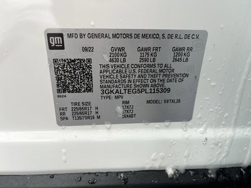 Used 2023 GMC Terrain SLE w/ Driver Convenience Package image 18