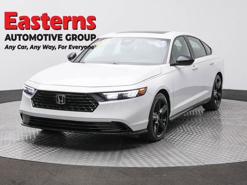 Used 2025 Honda Accord Sport image 1