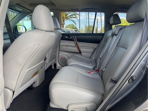 Used 2013 Toyota Highlander Limited FWD image 22
