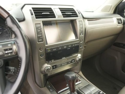 Used 2017 Lexus GX 460 image 27