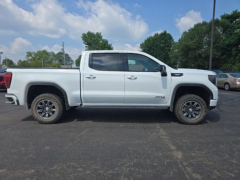 Used 2024 GMC Sierra 1500 AT4 w/ Technology Package AWD/4WD image 5