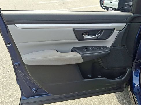 Used 2019 Honda CR-V LX image 12