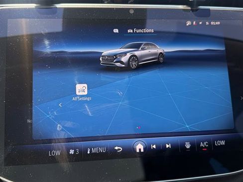 Used 2025 Mercedes-Benz E 350 Sedan image 33