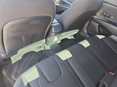 Certified 2025 Hyundai Elantra Sport image 18