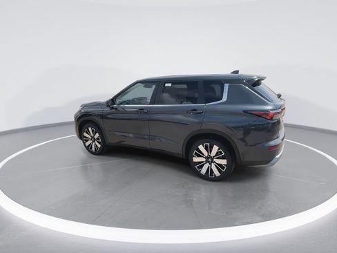 New 2025 Mitsubishi Outlander SE image 6