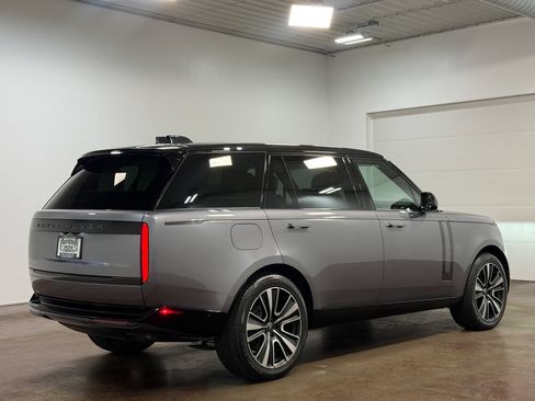 Used 2025 Land Rover Range Rover Long Wheelbase Autobiography AWD/4WD image 4