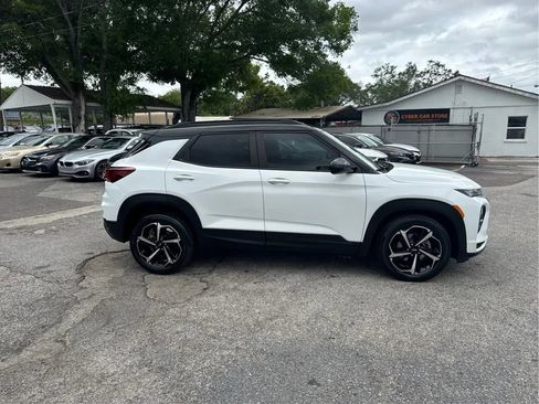 Used 2021 Chevrolet TrailBlazer RS w/ Technology Package image 4