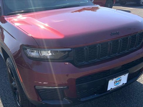Certified 2023 Jeep Grand Cherokee L Limited w/ Black Appearance Package AWD/4WD image 29