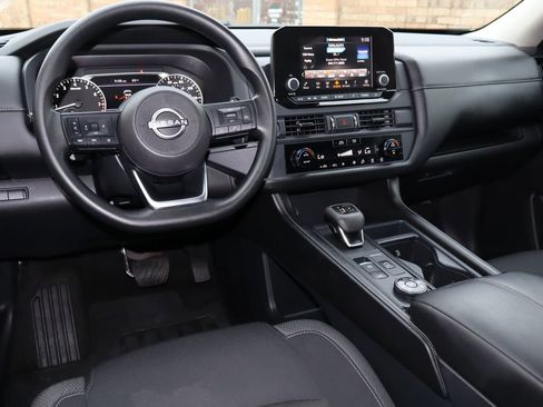 Used 2024 Nissan Pathfinder S image 4