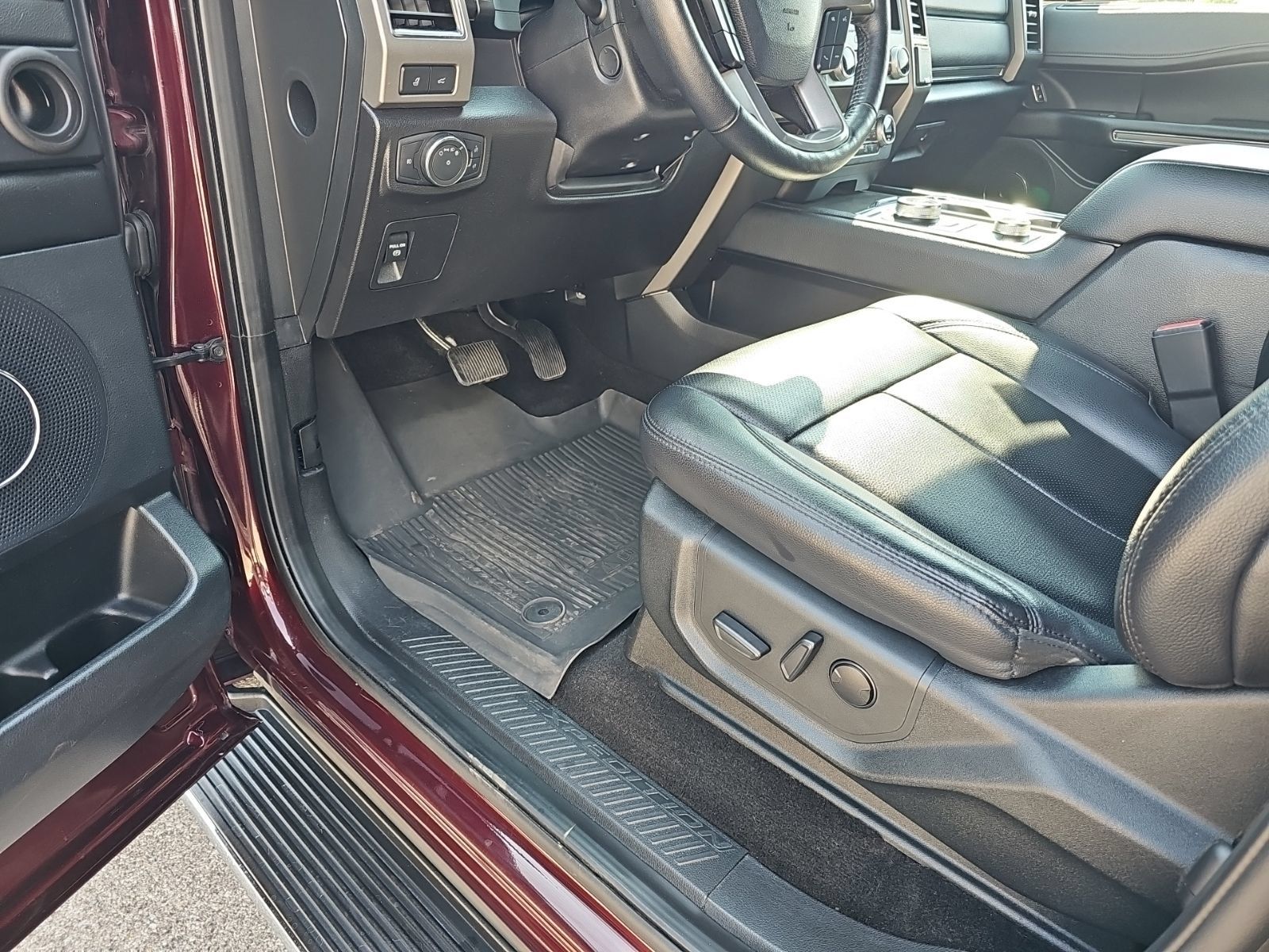Used 2021 Ford Expedition XLT AWD/4WD image 11