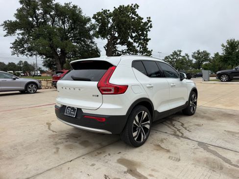 Certified 2024 Volvo XC40 B5 Ultimate w/ Protection Package Premier AWD/4WD image 6
