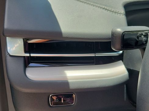 Used 2026 Lincoln Navigator Reserve AWD/4WD image 27