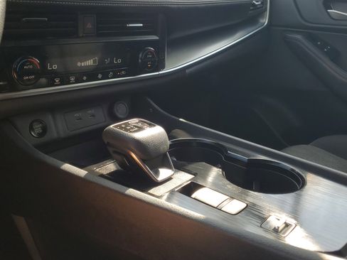 Certified 2024 Nissan Rogue SV image 26