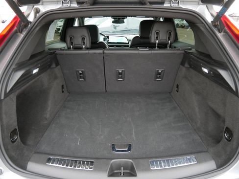 Used 2025 Cadillac XT4 Premium Luxury image 18