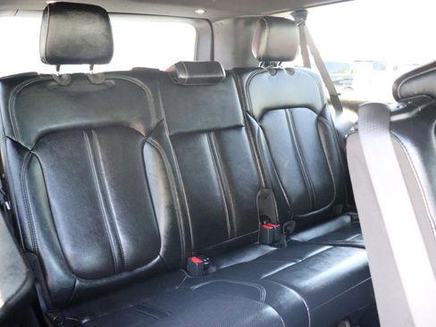 Used 2024 Jeep Wagoneer L Series II w/ Flexible Seating Group AWD/4WD image 14