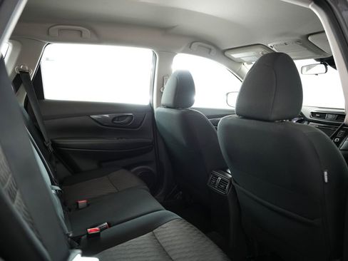 Used 2020 Nissan Rogue S FWD image 36