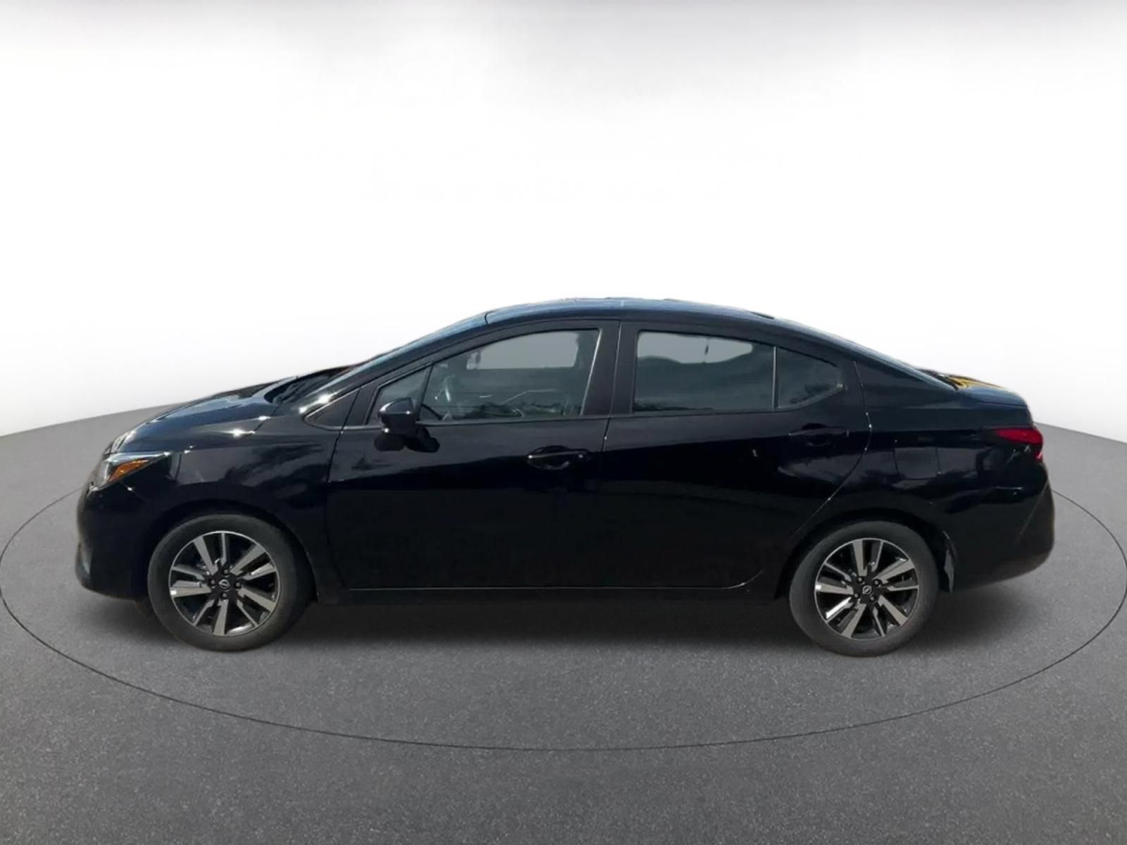 Used 2025 Nissan Versa SV FWD image 8