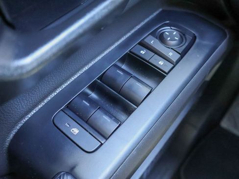 Used 2025 Toyota Tacoma SR5 image 17