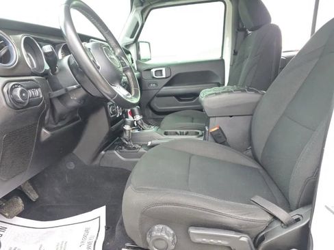 Used 2019 Jeep Wrangler Unlimited Sahara image 14