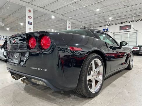 Used 2005 Chevrolet Corvette Coupe w/ Preferred Equipment Group RWD image 4