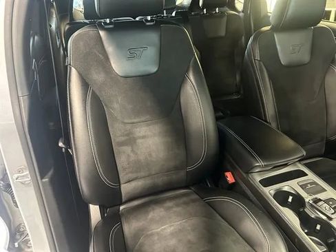 Used 2022 Ford Edge ST image 38