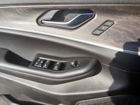 New 2026 Jeep Grand Cherokee Limited AWD/4WD image 11