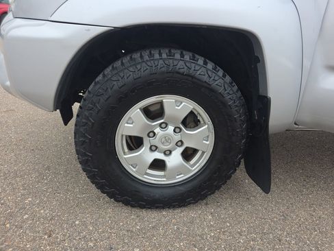 Used 2012 Toyota Tacoma 4x4 Double Cab image 36