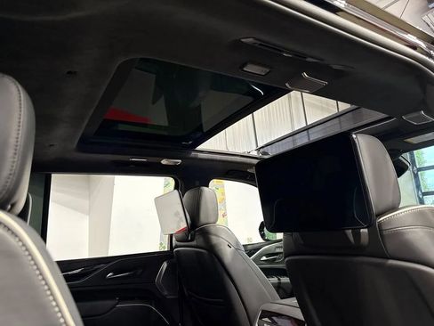 Used 2023 Cadillac Escalade ESV V AWD/4WD image 90