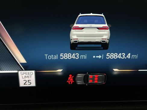 Used 2023 BMW X7 xDrive40i AWD/4WD image 17